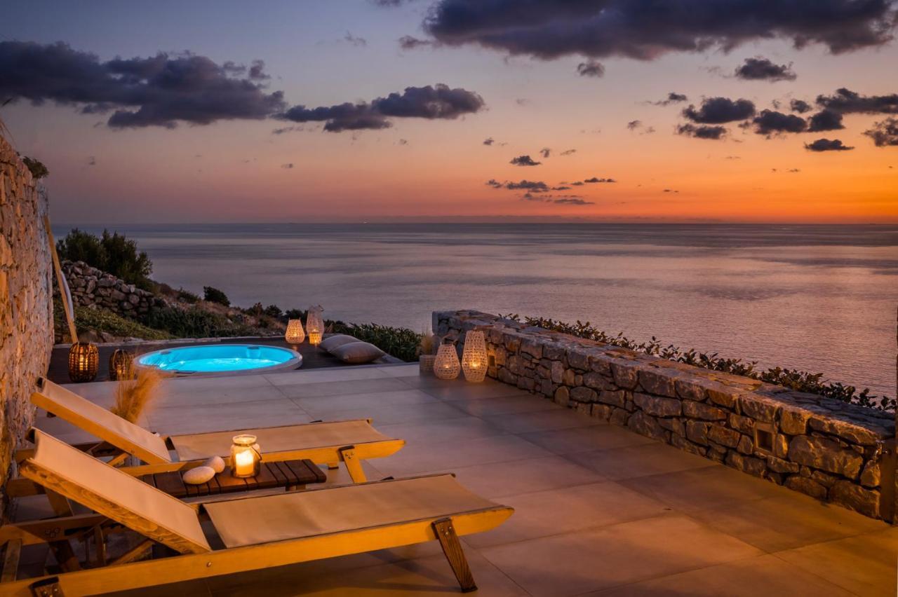 Aria Estate Suites & Spa 阿里奥波利斯 外观 照片